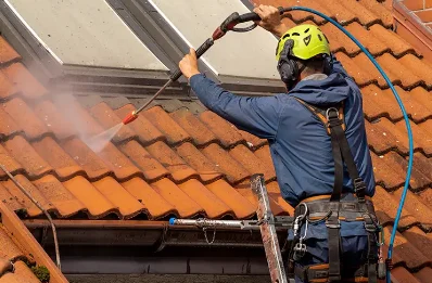 Démoussage et hydrofuge de toiture à Clarens